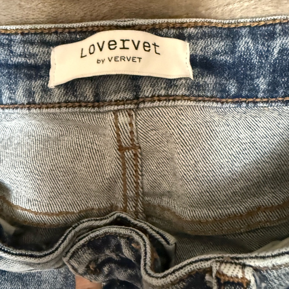 These are the new acid wash, jeans I ordered them never wore them